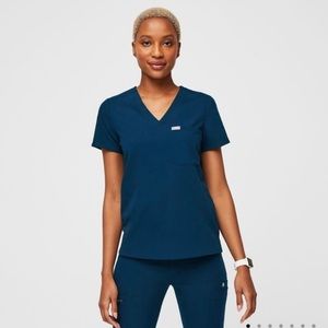 Figs Catarina One-Pocket Scrub Top: Deep Reef XS